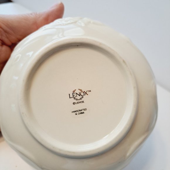 Lenox Collections 5.5” Rose Blossom China Bowl decorated with 24 karat gold. - Picture 4 of 8